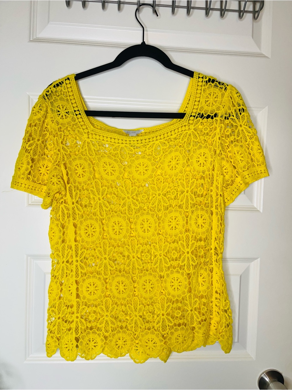 Cato | Yellow Lace Crochet Short-Sleeve Top